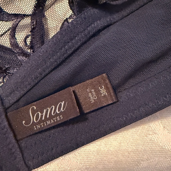 Soma like new sensuous  Lace Bra size 38 C - Picture 6 of 10
